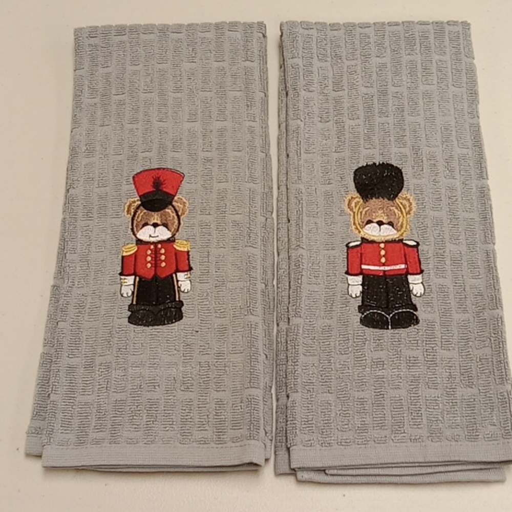 Nwot embroidered dish towel set